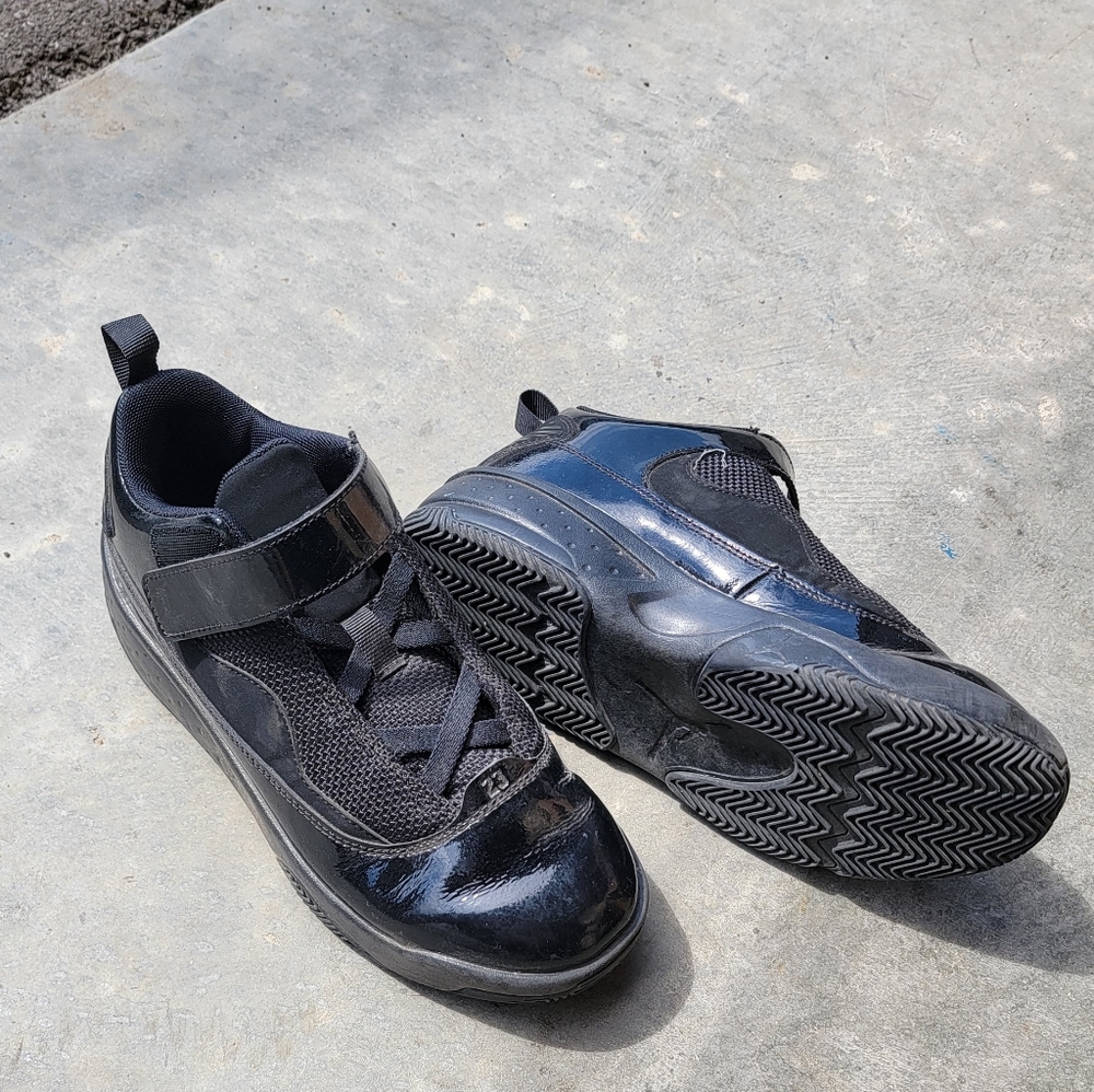 Air Jordan Boys Max Aura 2 Black Size 3